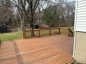 33 Deer Run Rd in Wallingford, CT - Building Photo - Building Photo