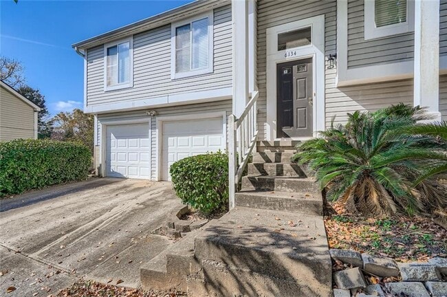 6134 Raintree Bend in Lithonia, GA - Building Photo - Building Photo