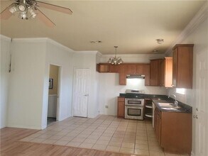 1148 Lochlomand Dr in Harvey, LA - Building Photo - Building Photo