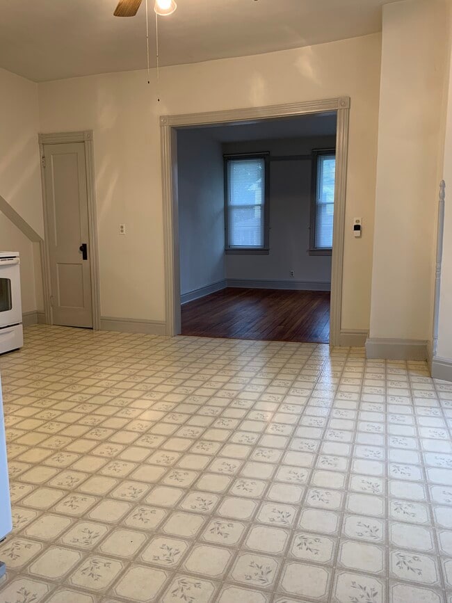 210 N Lancaster St, Unit 210 N Lancaster