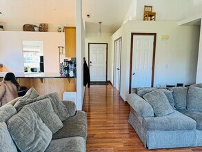 1267 S 7th St in Independence, OR - Building Photo - Building Photo