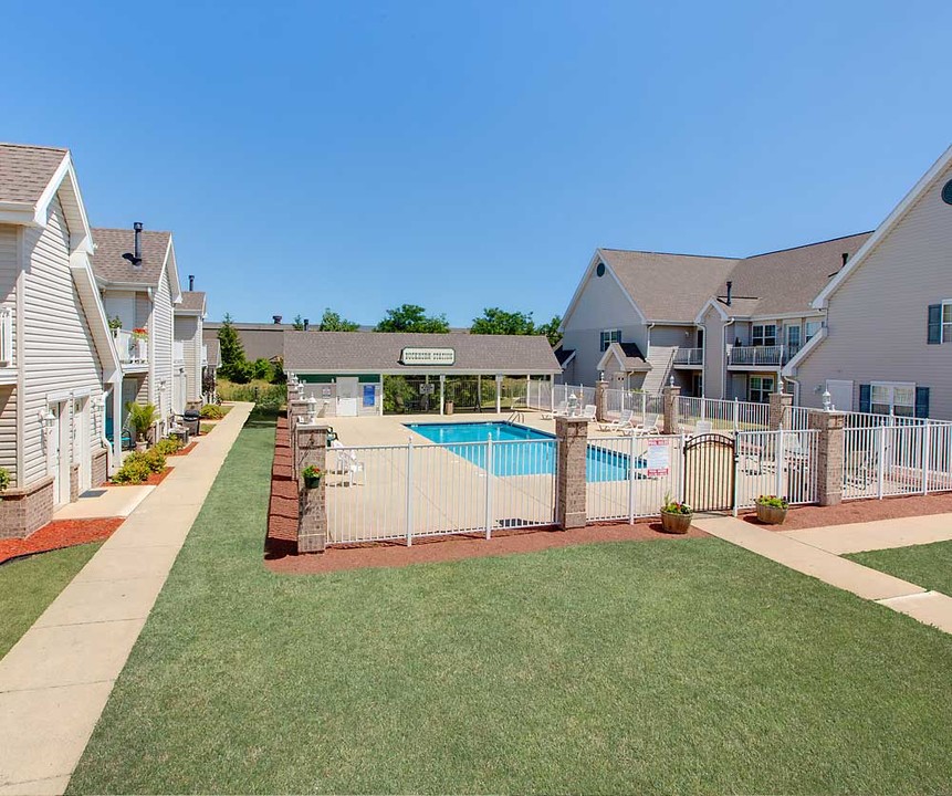 Buckhorn Station Apartment Homes in Cudahy, WI - Building Photo