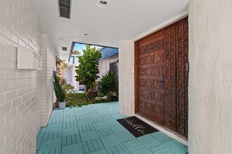 5100 Yellow Pine Ln in Tamarac, FL - Building Photo - Building Photo