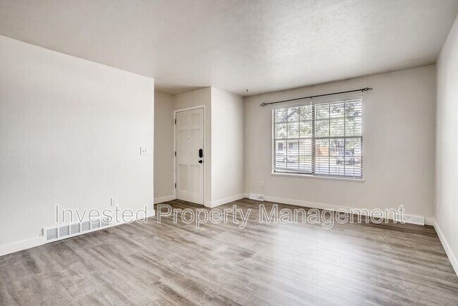 172 S Cody St in Lakewood, CO - Building Photo - Building Photo