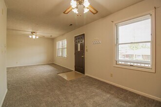 1812 Sunrise Dr in Columbia, MO - Building Photo - Building Photo