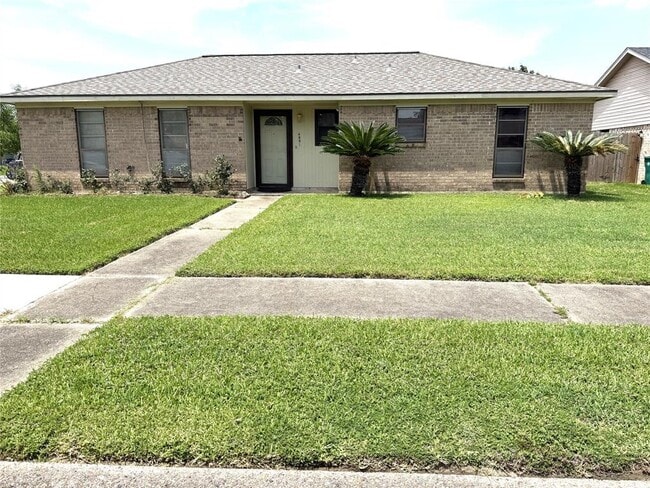 4801 Fairhaven St in Pasadena, TX - Building Photo - Building Photo