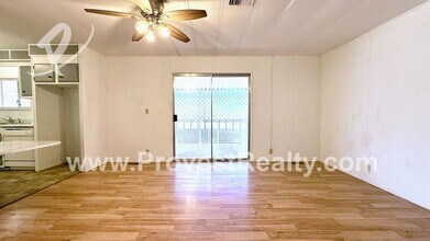 19201 Danbury Ave in Hesperia, CA - Building Photo - Building Photo