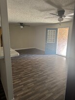 110 Farm to Market 82 in Kirbyville, TX - Building Photo