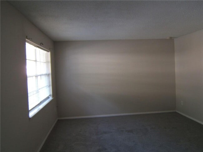 4701 Flat Shoals Rd in Union City, GA - Building Photo - Building Photo
