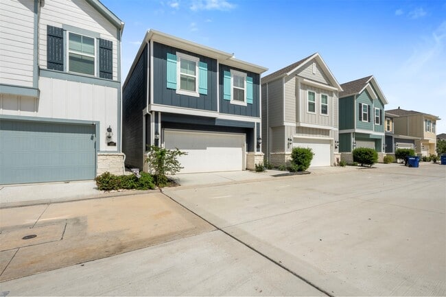 635 Salt Marsh Trl in Clear Lake Shores, TX - Building Photo - Building Photo