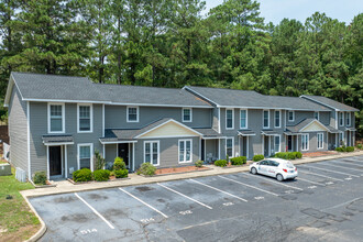 Waters Edge Town Apartments in Fayetteville, NC - Building Photo - Building Photo