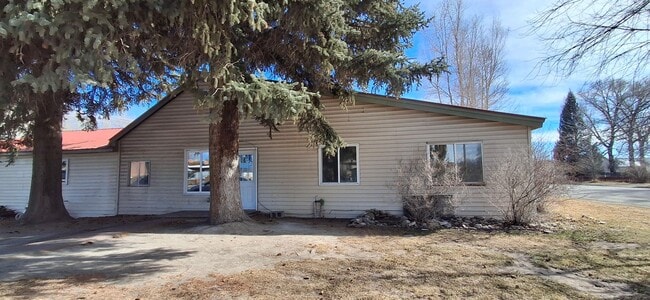 property at 202 S 11th St