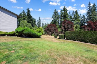 Scandia Knolls in Poulsbo, WA - Foto de edificio - Building Photo