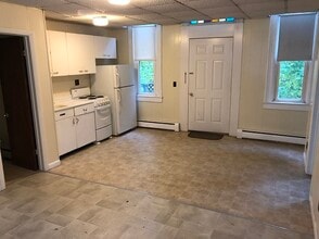 2 School St, Unit #3 in Orono, ME - Building Photo - Building Photo
