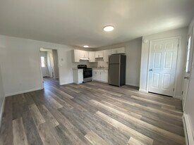 779 Neighborhood Rd in Lake Katrine, NY - Building Photo