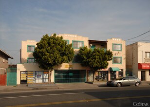 1215 E 4th St in Long Beach, CA - Building Photo - Building Photo