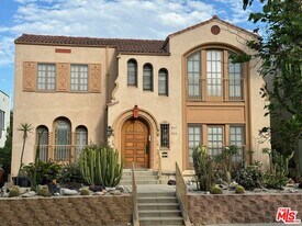 832 S Detroit St in Los Angeles, CA - Building Photo