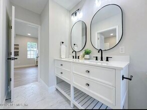44 S Whitney St in St. Augustine, FL - Building Photo - Building Photo