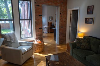 18 Perrin St, Unit 1 in Boston, MA - Building Photo - Building Photo