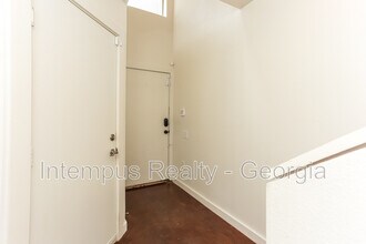 241 Maynard Terrace SE in Atlanta, GA - Building Photo - Building Photo