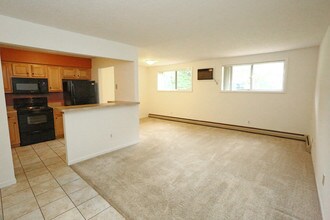 Woodside Village in Rockwood, MI - Building Photo - Interior Photo