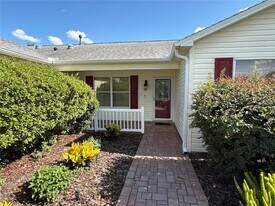 2204 Crawford Ct in the Villages, FL - Building Photo