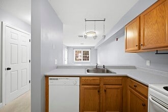 68 Temple St in Whitman, MA - Building Photo - Building Photo