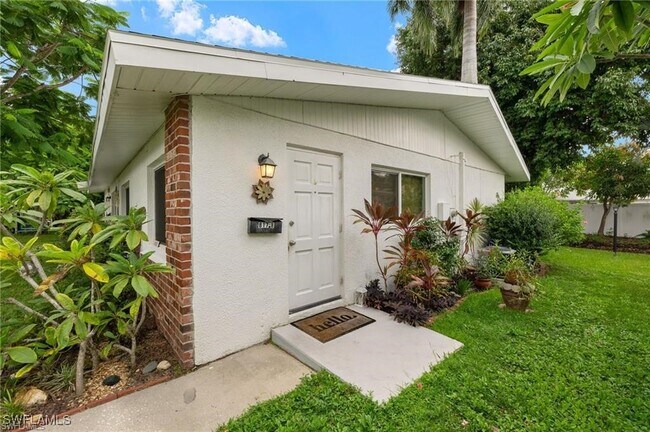 817 Courtington Ln in Ft. Myers, FL - Building Photo - Building Photo