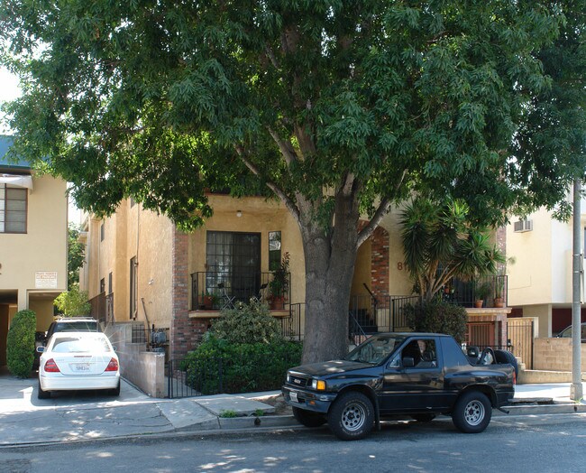 818 N Alfred St in West Hollywood, CA - Building Photo - Building Photo