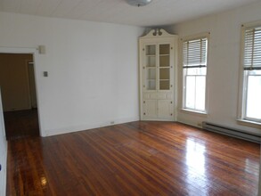 118-120 N Potomac St in Waynesboro, PA - Foto de edificio - Building Photo