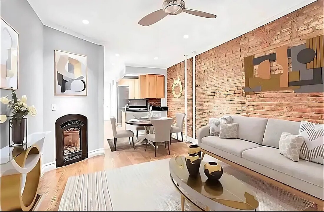 330 E 6th St in New York, NY - Building Photo