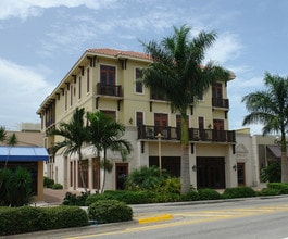 868 5th Ave S in Naples, FL - Building Photo - Building Photo