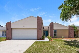 814 Settlers Rd in Tampa, FL - Building Photo