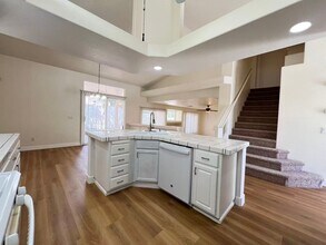 8704 Autumn Valley Ave in Las Vegas, NV - Building Photo - Building Photo