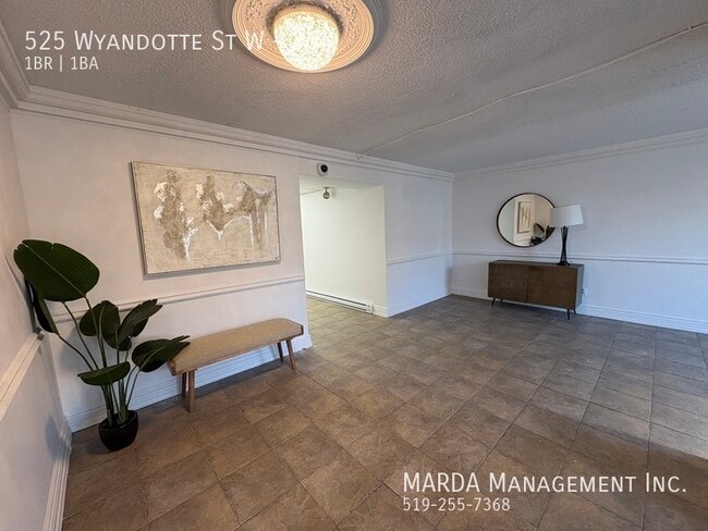 525 Wyandotte St W in Windsor, ON - Building Photo - Building Photo