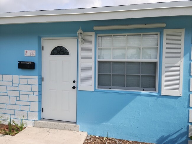 146 SW 13th Ave in Delray Beach, FL - Building Photo - Building Photo