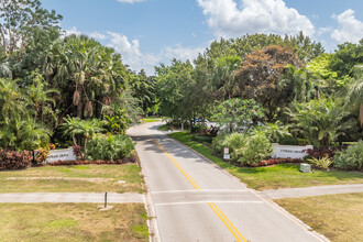 Palm Aire - Cypress Grove in Pompano Beach, FL - Building Photo - Building Photo