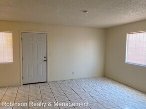 833 N Bruce St in Las Vegas, NV - Building Photo - Building Photo