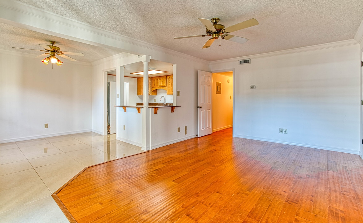 Azalea Gardens in Orlando, FL - Building Photo