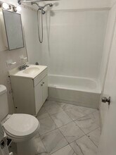 46 College Dr in Edison, NJ - Building Photo - Building Photo