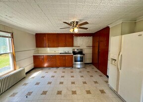 12 Belding St in Claremont, NH - Building Photo