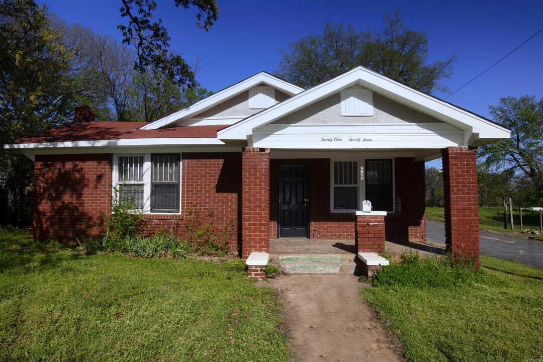 2123 Bragg St in Little Rock, AR - Building Photo