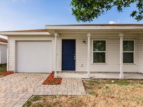 18313 Gibraltar Ln in Lehigh Acres, FL - Building Photo - Building Photo