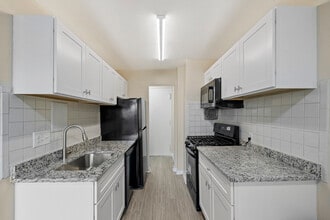 101 North Ripley Apartments in Alexandria, VA - Building Photo - Building Photo