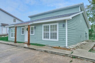 31 Harbour Row Dr in Coldspring, TX - Building Photo - Building Photo