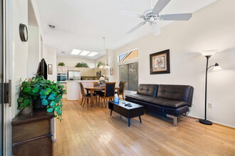 37468 Westridge Ave in Palm Desert, CA - Foto de edificio - Building Photo
