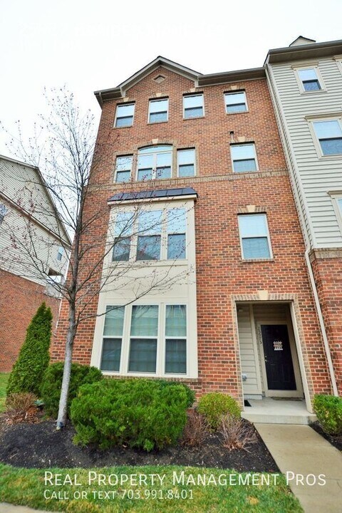 25977 Braided Mane Terrace in Aldie, VA - Building Photo