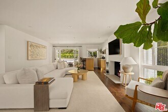 2878 Royston Pl in Beverly Hills, CA - Building Photo - Building Photo