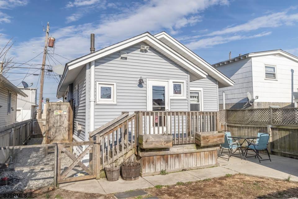 612 Wisteria Rd in Atlantic City, NJ - Building Photo