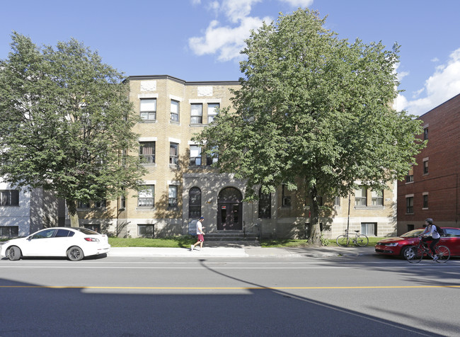 3156 Édouard-Montpetit in Montréal, QC - Building Photo - Building Photo